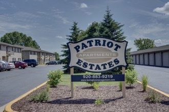 Patriot Estates in Menasha, WI - Building Photo - Building Photo