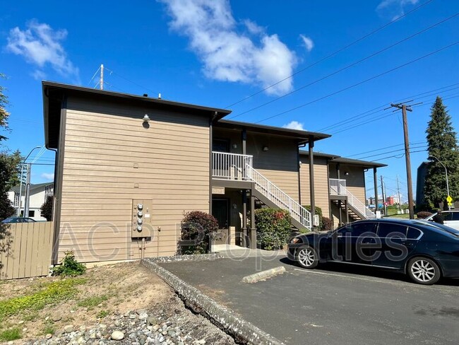 2759 McLeod Rd in Bellingham, WA - Building Photo - Building Photo