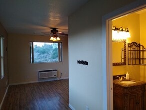 1003 N Opal Dr, Unit B in Prescott, AZ - Foto de edificio - Building Photo