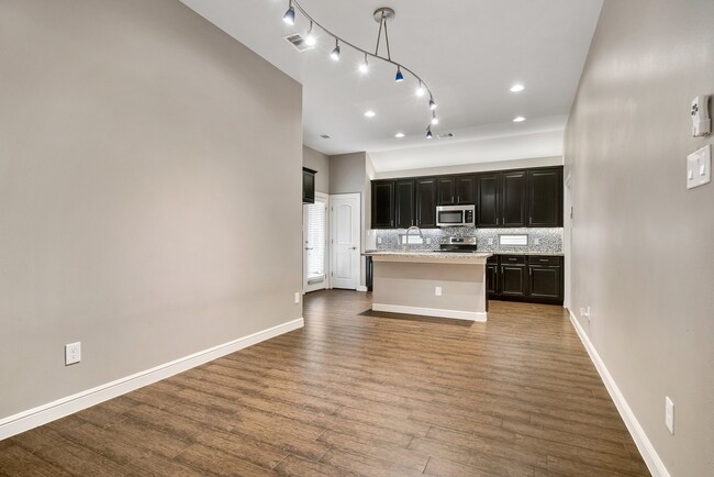 property at 2934 Whitman Dr