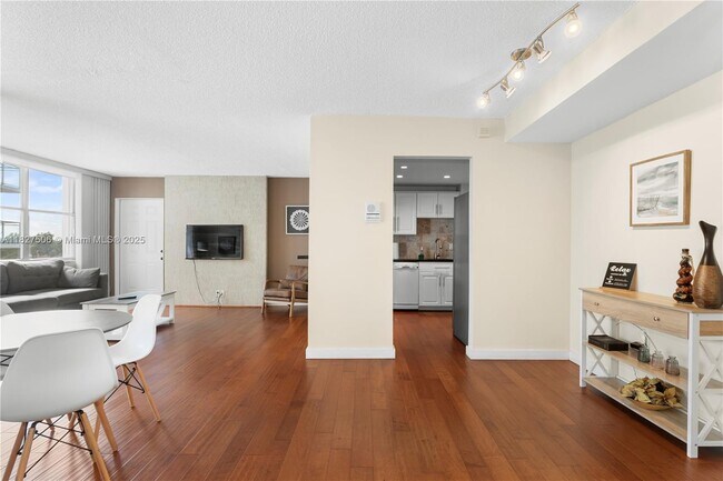 property at 9440 W Bay Harbor Dr