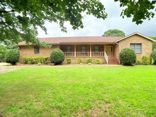 property at 172 B Hunts Neck Rd