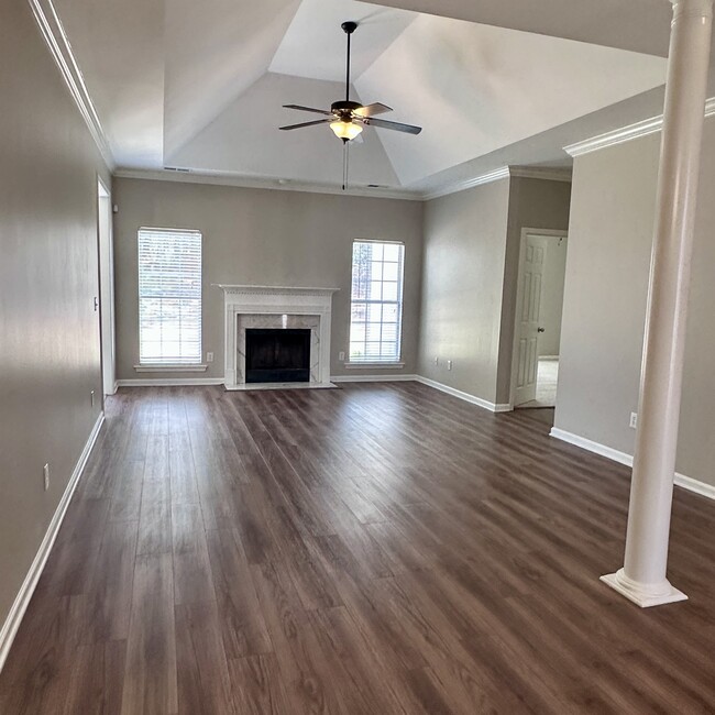 384 Savannah Cir in Calera, AL - Building Photo - Building Photo