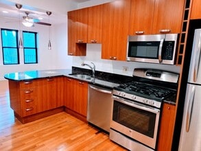 2544 W Hollywood Ave in Chicago, IL - Building Photo - Building Photo