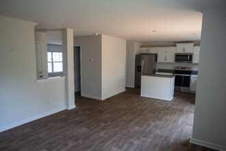 103 Colt St in Candler, NC - Foto de edificio - Building Photo