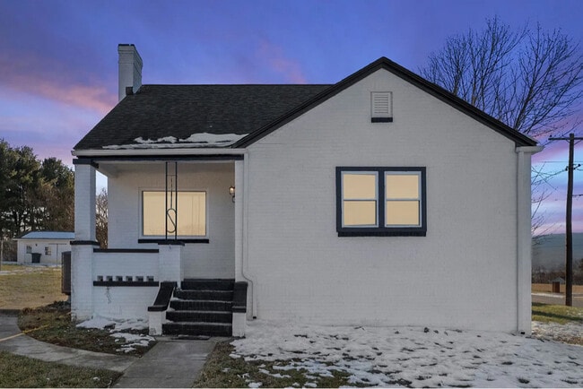 701 S 2nd St in Shenandoah, VA - Foto de edificio - Building Photo