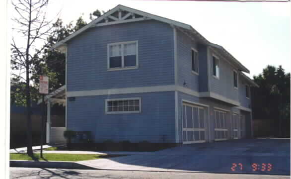 628 W Maple Ave in Orange, CA - Foto de edificio - Building Photo