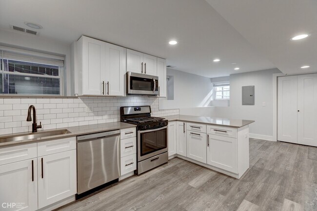 4239 N Ashland Ave in Chicago, IL - Building Photo - Building Photo