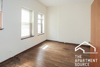 873 W Lill Ave, Unit b3 in Chicago, IL - Building Photo - Building Photo