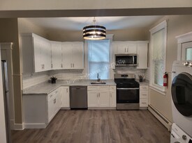 254 Woodbridge Ave, Unit 1 in Woodbridge Township, NJ - Building Photo