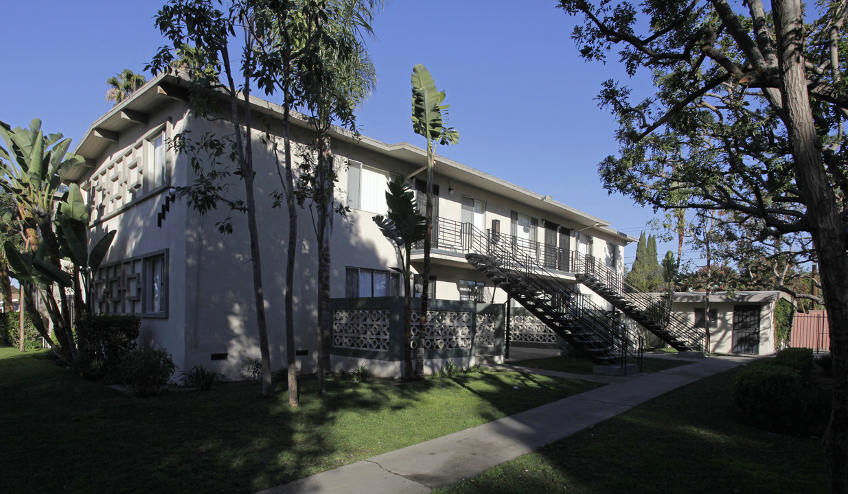 1119 W Porter Ave in Fullerton, CA - Building Photo