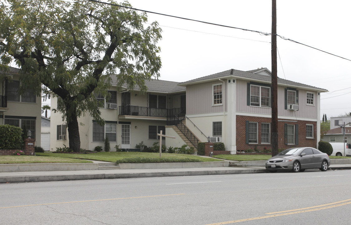 12309 Oxnard St in North Hollywood, CA - Building Photo