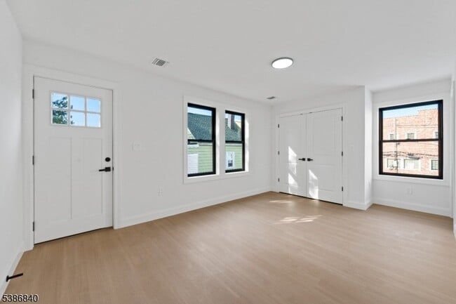 7 Montclair Ave in Clifton, NJ - Building Photo - Building Photo