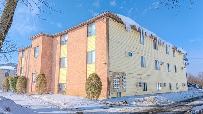 6379 Robinson Rd in Lockport, NY - Building Photo - Building Photo