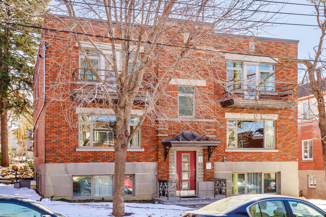 4300 Édouard-Montpetit Boul in Montréal, QC - Building Photo