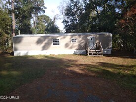 107 Bonaire Cir S in Beaufort, SC - Building Photo