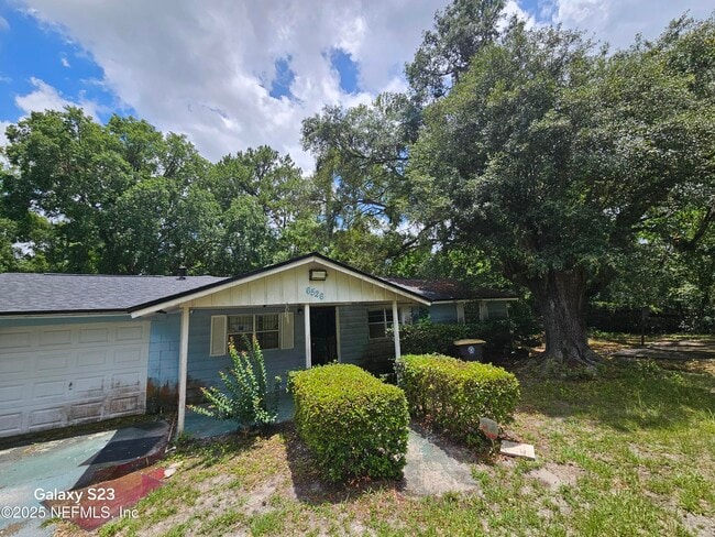 property at 6526 Ribault Rd
