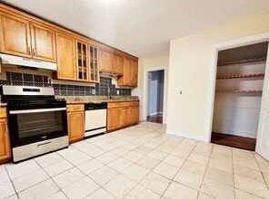 7 High Street Pl, Unit 2 in Brookline, MA - Building Photo - Building Photo