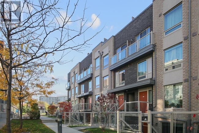 7 Applewood Ln in Toronto, ON - Building Photo - Building Photo