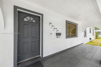 5425 SW 112th Ave in Miami, FL - Building Photo - Building Photo