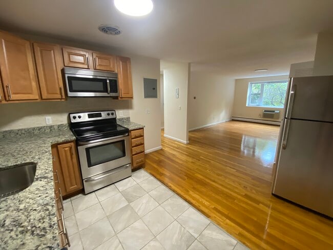 121 Babcock St, Unit 110 Babcock St., #28