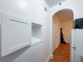 2536 N Sawyer Ave, Unit 503 in Chicago, IL - Building Photo - Building Photo