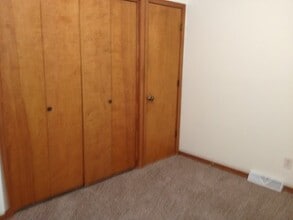 302 E. Johnson St., Unit B in Ashland, MO - Building Photo - Building Photo