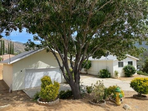 523 Piute St in Bodfish, CA - Building Photo