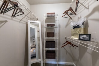 Westmount at Eldridge in Houston, TX - Building Photo - Interior Photo