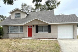 11298 92nd St N in Largo, FL - Building Photo