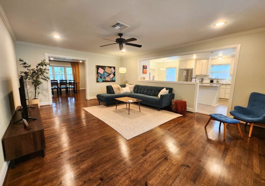 4114 Tartan Ln in Houston, TX - Building Photo