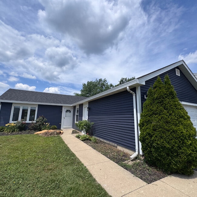 property at 828 Huron Ct
