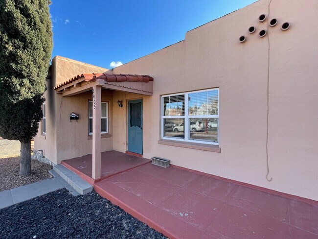 2405 N Kansas St in El Paso, TX - Foto de edificio - Building Photo