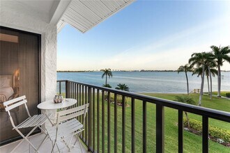 6287 Bahia Del Mar Cir N in St. Petersburg, FL - Building Photo - Building Photo