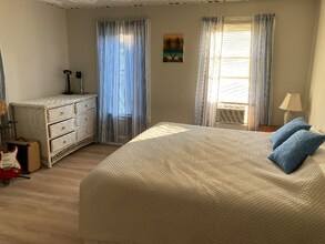 93 Ocean Ave in Old Orchard Beach, ME - Building Photo - Building Photo