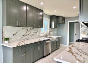 16014 Horace St in Los Angeles, CA - Foto de edificio - Building Photo