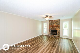 5829 Lake Port Dr in Millington, TN - Foto de edificio - Building Photo