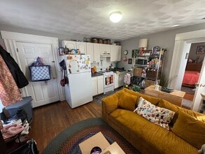 639 Somerville Ave, Unit 1 in Somerville, MA - Foto de edificio - Building Photo