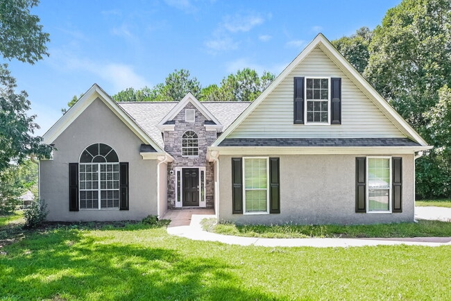 property at 201 Retour Cir