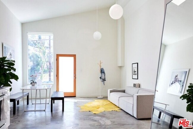 2226 1/4 Echo Park Ave in Los Angeles, CA - Building Photo - Building Photo