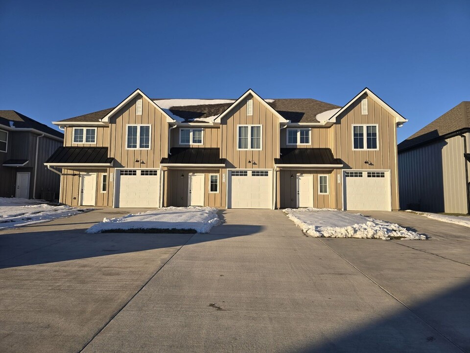 359 SE 70 Rd in Warrensburg, MO - Building Photo