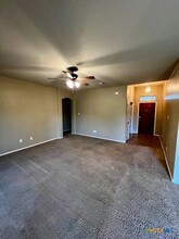 7100 Golden Oak Ln in Killeen, TX - Foto de edificio - Building Photo