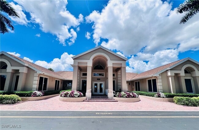 3250 W Crown Pointe Blvd