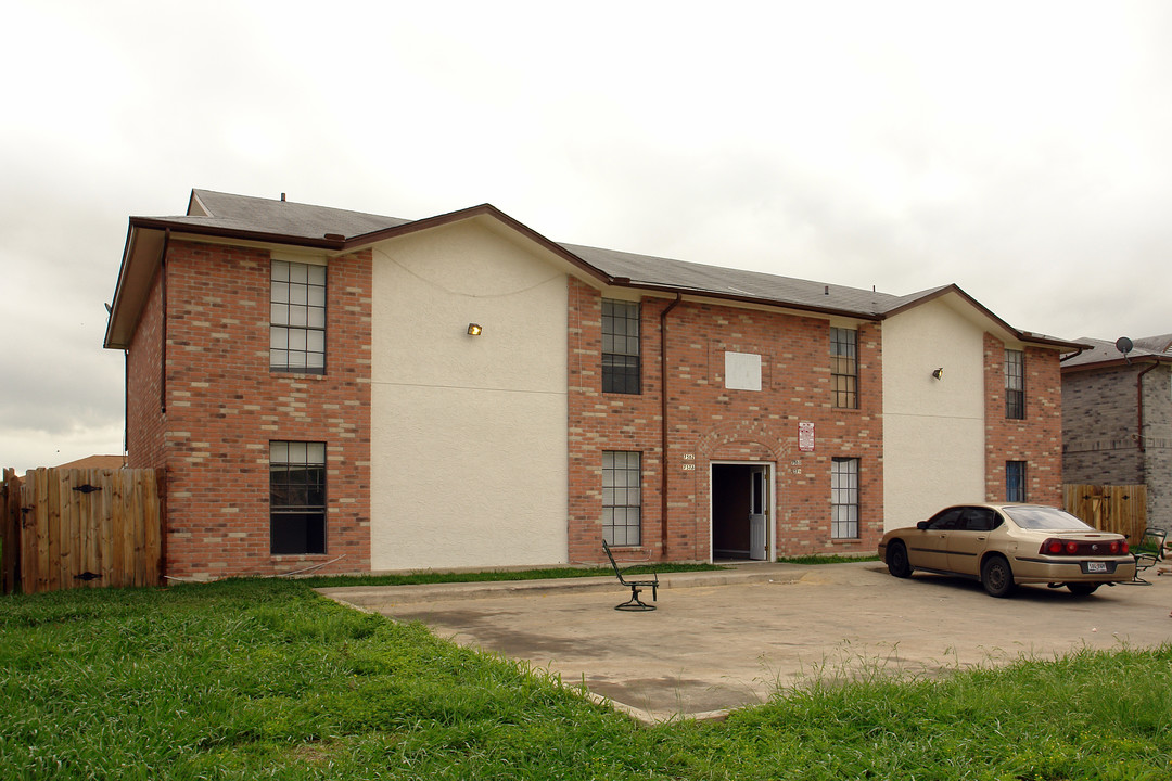 7576 Windsor Oaks in San Antonio, TX - Foto de edificio