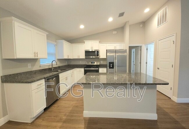 9999 N Sandree Dr in Citrus Springs, FL - Building Photo - Building Photo