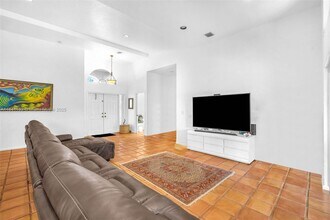 9690 NW 39th St in Hollywood, FL - Building Photo - Building Photo