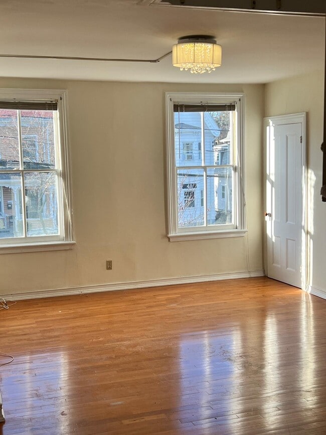 51 S Clinton St, Unit Fl 2