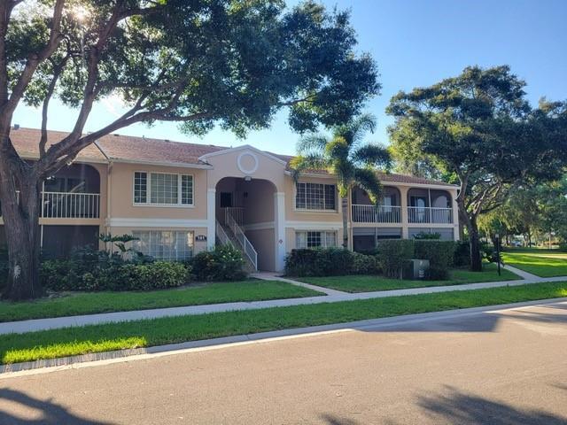 13851 Oneida Dr, Unit d2 in Delray Beach, FL - Building Photo