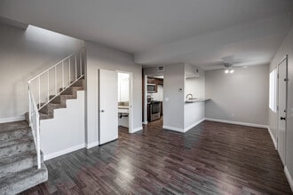 Gilbert Court Apartments in Fullerton, CA - Building Photo - Interior Photo