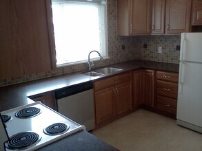 30 Sunnycrest Dr in Ottawa, ON - Building Photo - Building Photo